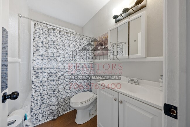 Building Photo - 3322 10th St