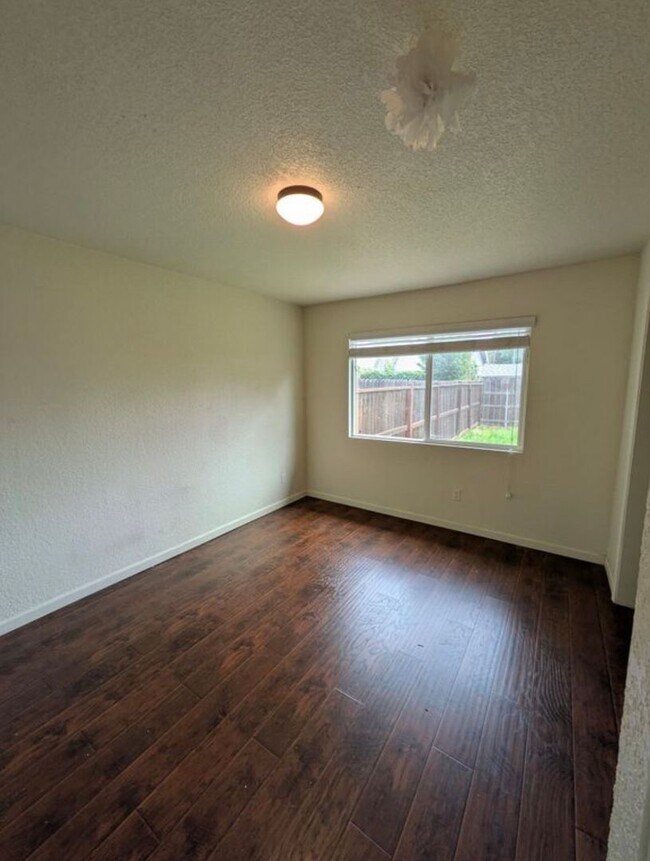 Building Photo - 5905-07 CLOVER MANOR WAY