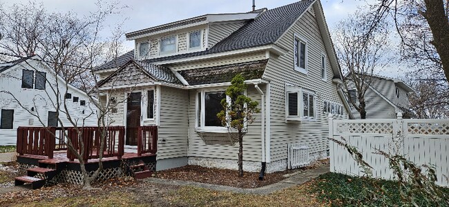 Building Photo - 812 Randolph St