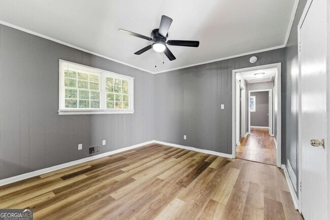 Building Photo - 1961 Valley Ridge Dr SW