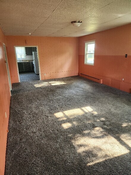 Building Photo - 600 NE 3rd St