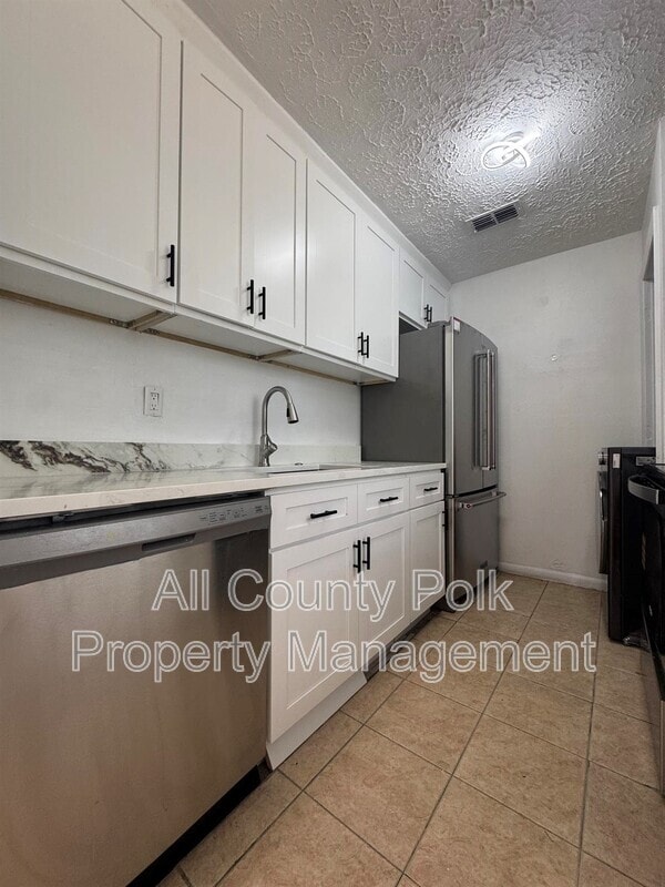 Building Photo - 3020 Galaxy Ln