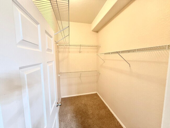 Building Photo - 14575 W Mountain View Blvd