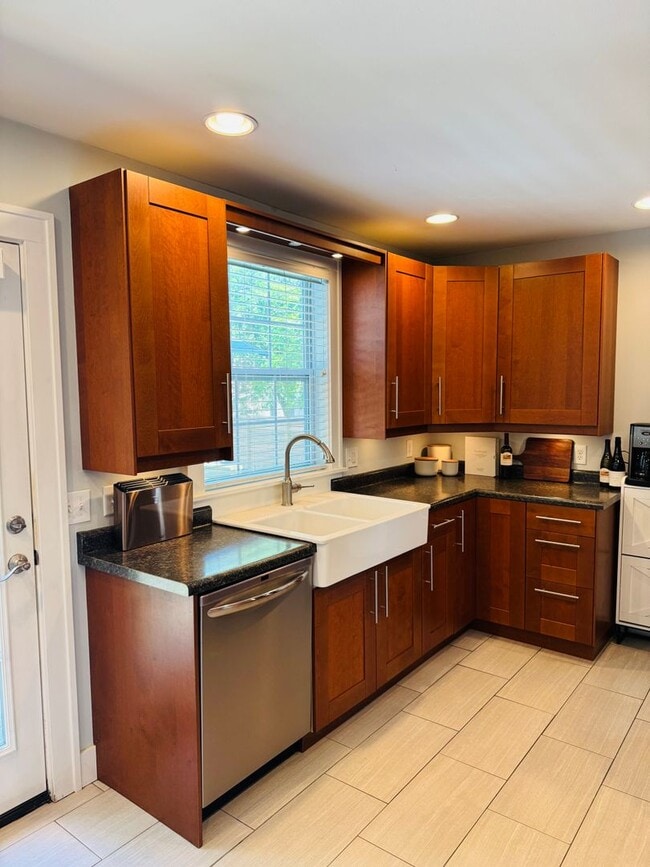 Building Photo - East Grand Rapids Gem: 4-Bedroom, 2-Bath U...