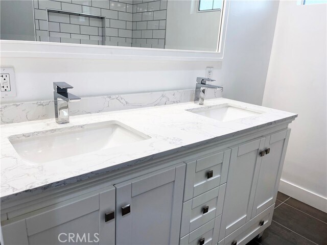 Building Photo - 6221 Glide Ave