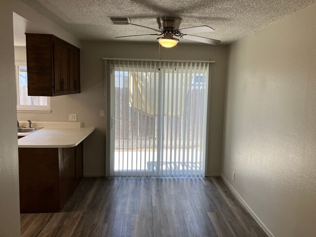 Building Photo - 2025 Wylie Dr