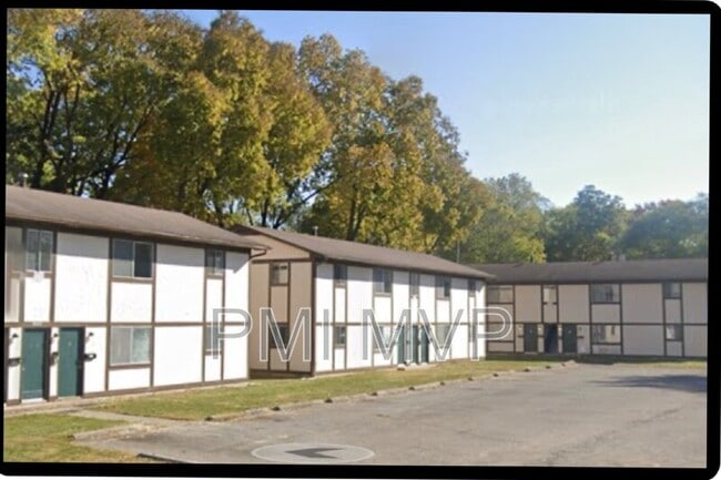 Building Photo - 822 Whitethorne Ave