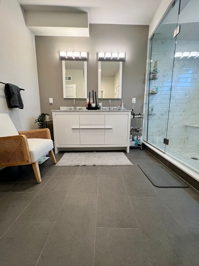 Building Photo - Stunning 3-Bedroom Townhome in the Heart of Fishtown! Finished Basement and Private Rooftop Deck!...