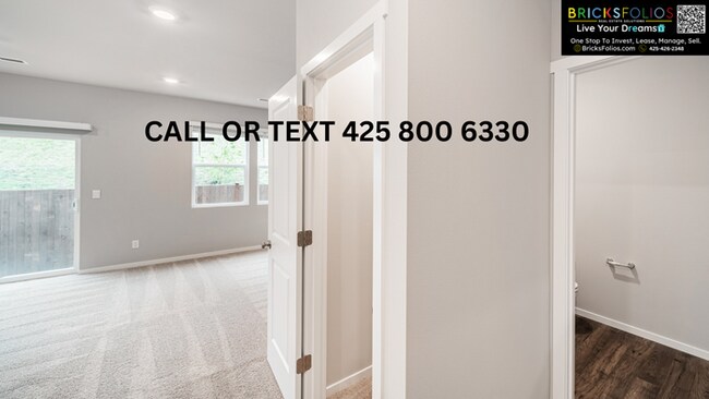 Building Photo - Comfortable Modern Living Near JBLM & Bangor Base!