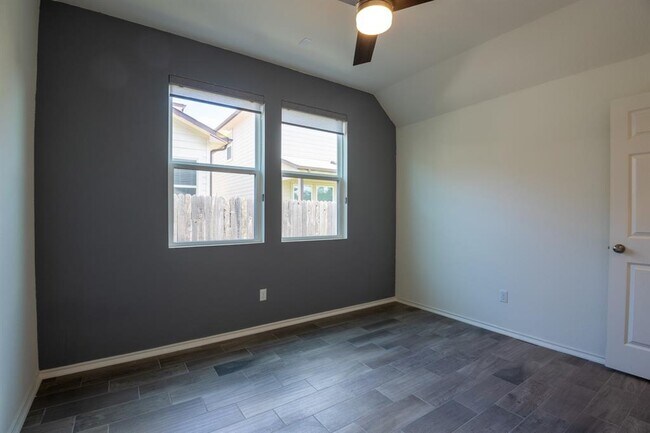 Building Photo - 13500 Feldspar Dr