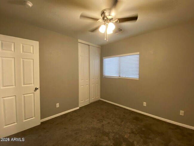 Building Photo - 1117 E Arabian Dr