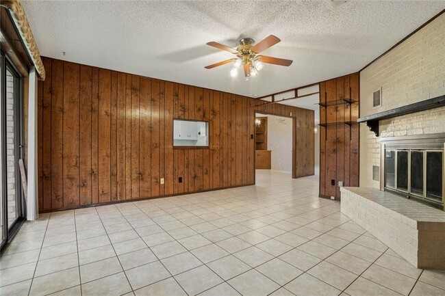 Building Photo - 813 Guadalupe St