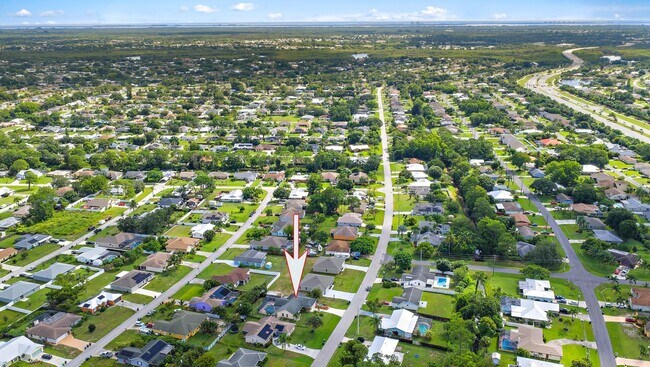 Building Photo - 489 SE Evergreen Terrace