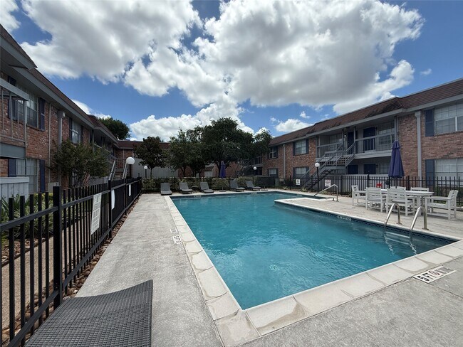 Building Photo - 2250 Bering Dr