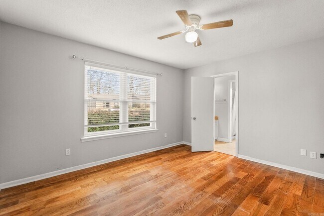 Building Photo - 1708 War Eagle Dr