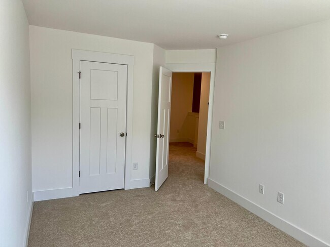 Building Photo - 1242 Cherry Orch Rd