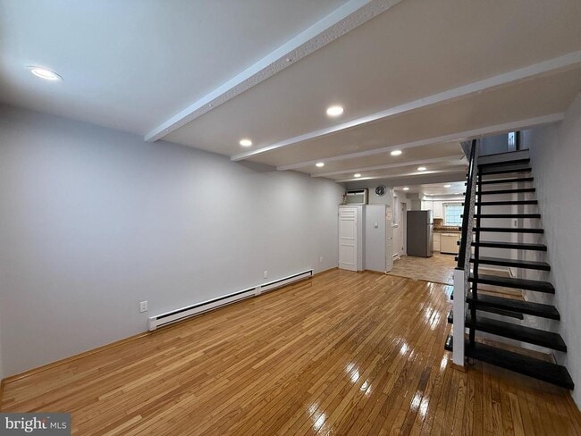 Building Photo - 2425 S Warnock St
