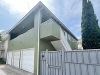 Building Photo - Top-Floor Urban Retreat in the Heart of Do...