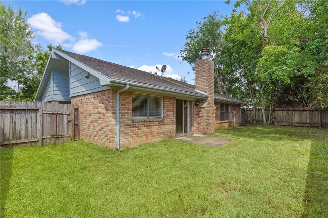 Building Photo - 2315 Woodstream Blvd