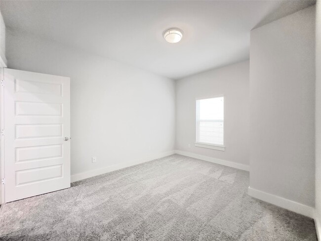 Building Photo - 1602 Westside Gardens Ln