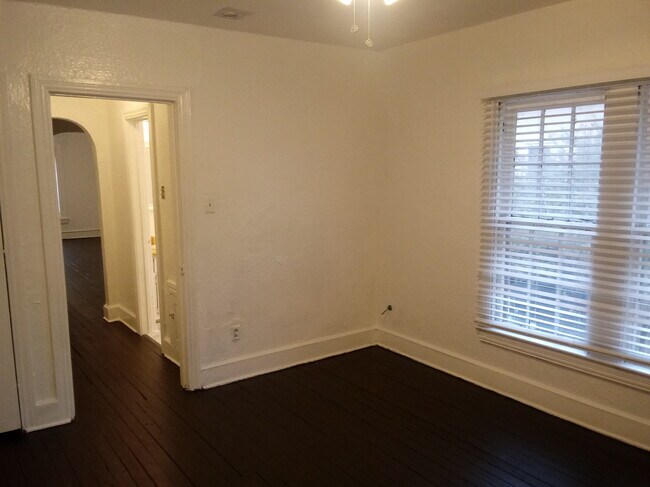 Building Photo - 3210 N Haskell Ave
