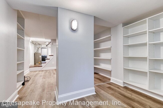 Building Photo - 2 br, 2.5 bath House - 860 W. 33rd Street