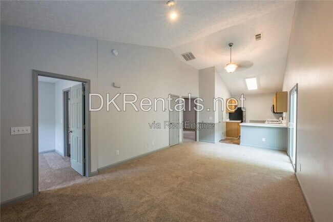Building Photo - 207 Daventry Way