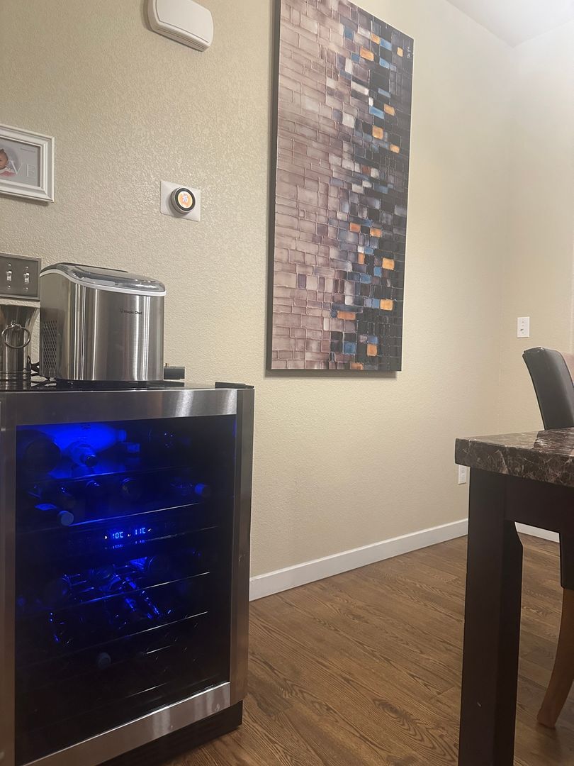 Building Photo - 1290 Antrim Loop