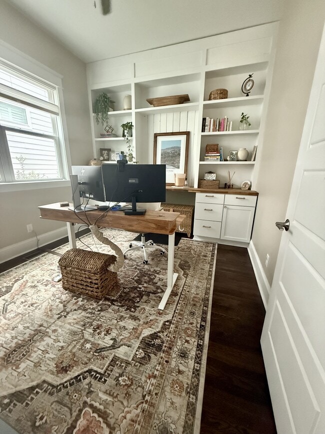 Building Photo - 2417B Porter Rd