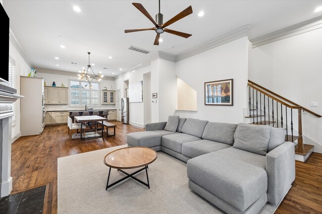 Building Photo - 1521 Oakdale St