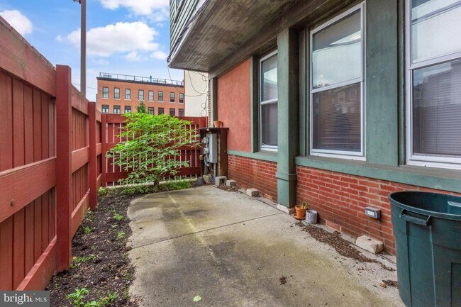 Building Photo - 1723 Wallace St