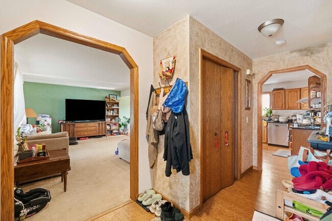 Building Photo - 1853 Wallinford Dr