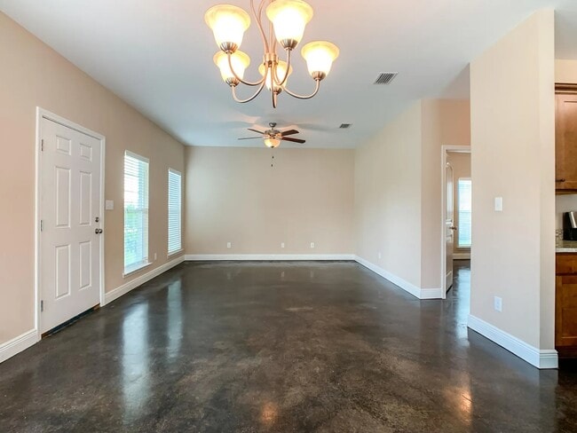 Building Photo - Stables 139