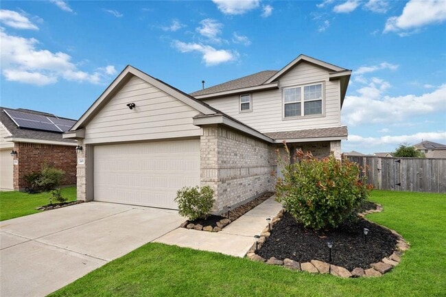 Building Photo - 14611 Broadbury Pond Rd