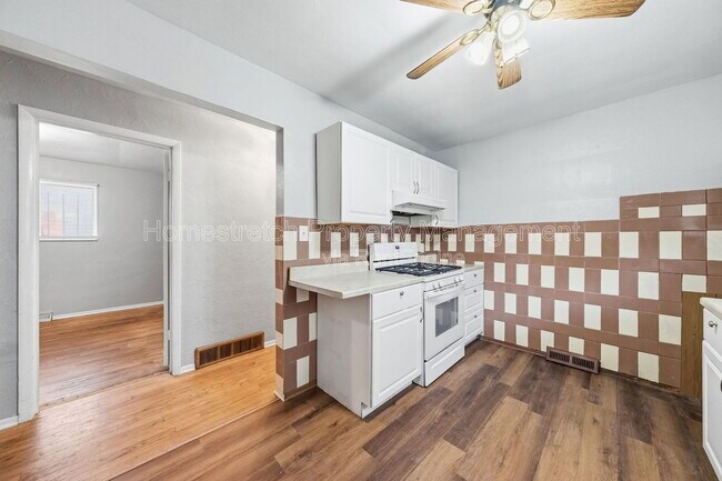 Building Photo - 2301 Belleview Ave