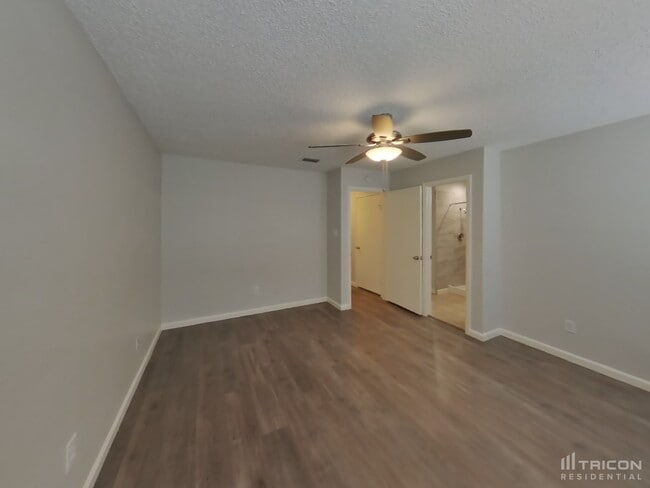 Building Photo - 161 Hunter Dr