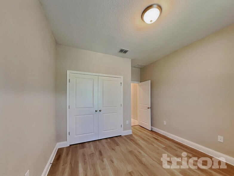 Building Photo - 3932 Island Green Way