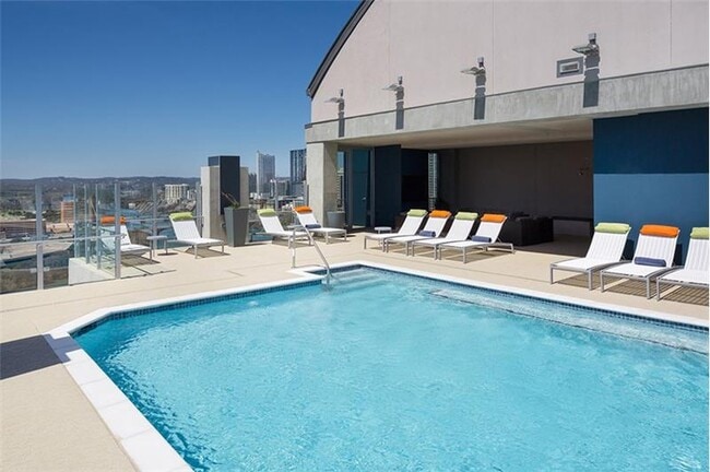 Building Photo - 48 Rainey St