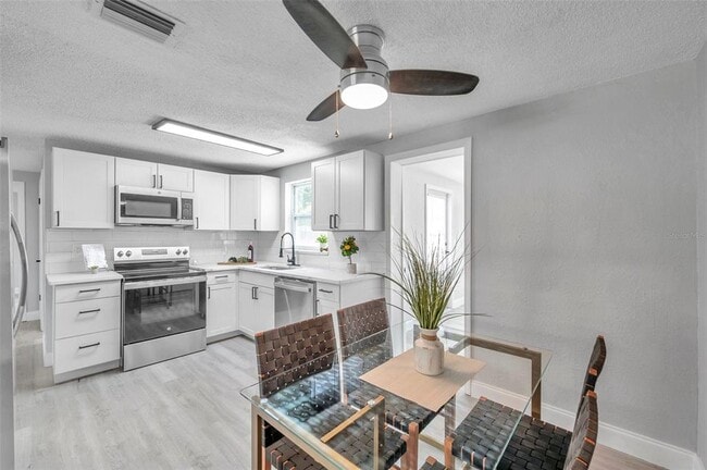 Building Photo - 7104 Castanea Dr