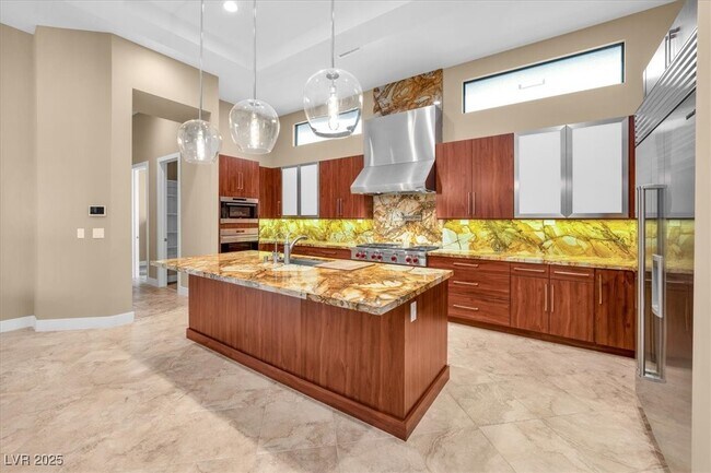 Building Photo - 32 Hunting Horn Dr