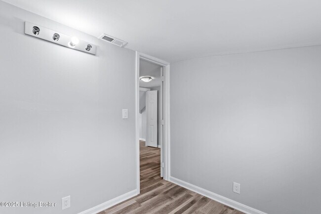 Building Photo - 1124 Sale Ave