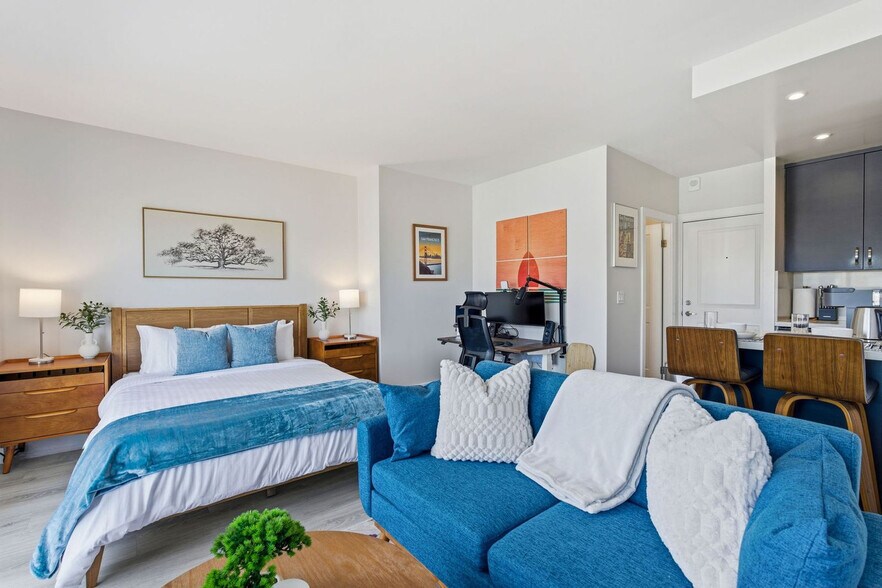 Building Photo - 899 Pine St