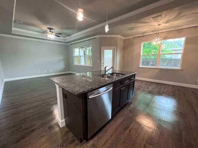 Building Photo - 3BR/2BA Home in Strawberry Fields