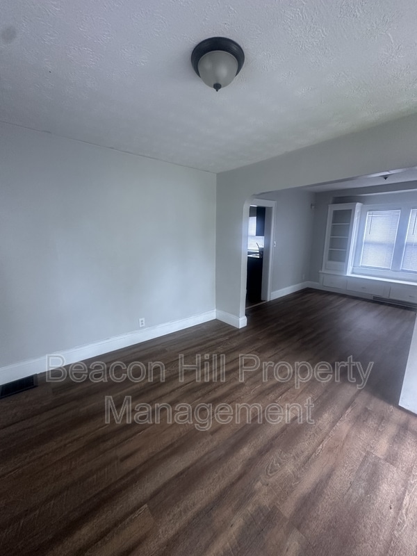 Building Photo - 12600 Watterson Ave