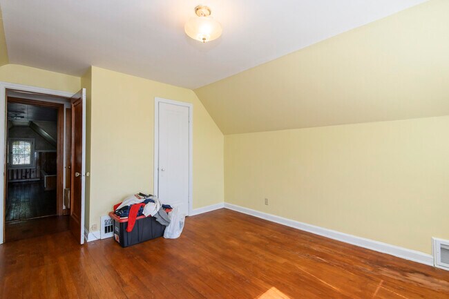 Building Photo - 3940 N 64th St