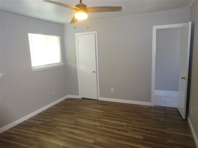 Building Photo - 7834 Windward Passage St