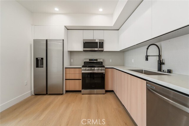 Building Photo - 7510 Sepulveda Blvd