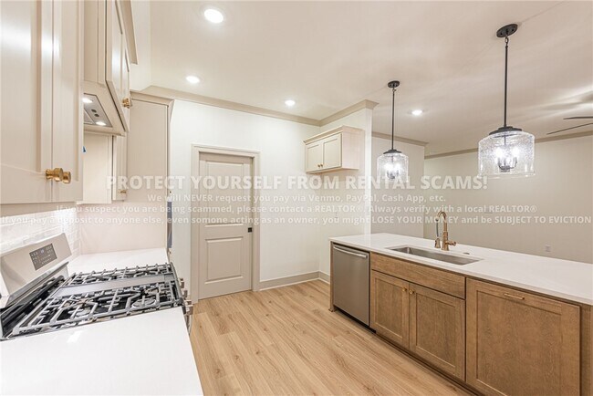 Building Photo - 4173 W Barhem Dr