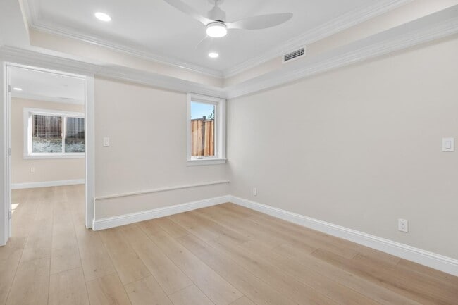 Building Photo - 2546 35th Ave