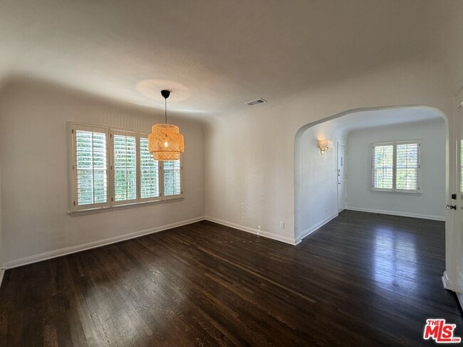 Building Photo - 6110 Scenic Ave